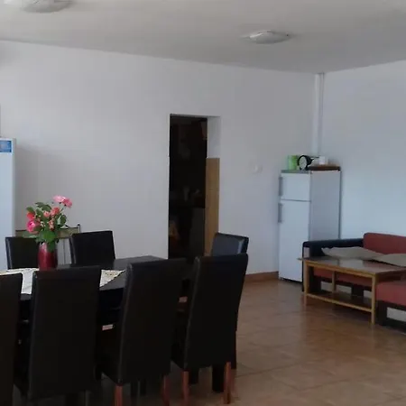 Casa Adrian * Eselnita