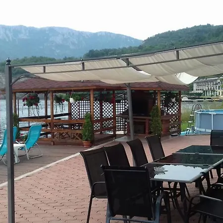 Casa Adrian Guest house *