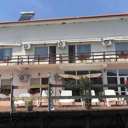 Casa Adrian Eselnita